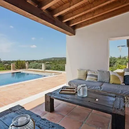 Sleeps 11 Pool Air Con Wifi Willa